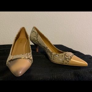 Coach 2 1/2” pumps